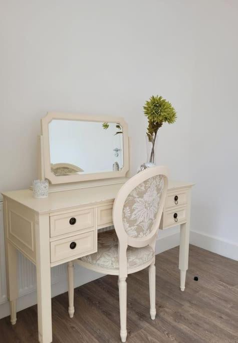 Holiday home - Near Heathrow *